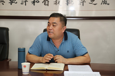 图为：开封市司法局党委委员、市纪委监察委派驻市司法局纪检监察组组长宫艳民参加会议并讲话。.JPG