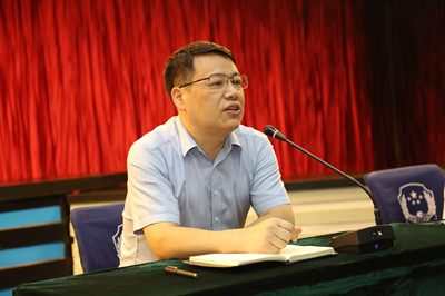 图为：开封市司法局党委委员、副局长付武超主持会议并讲话。.JPG
