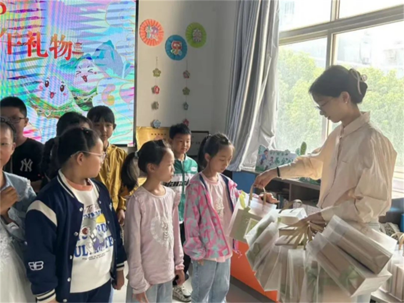 江苏江阴璜土镇：童阅端午 绿书签绘就成长梦779.jpg