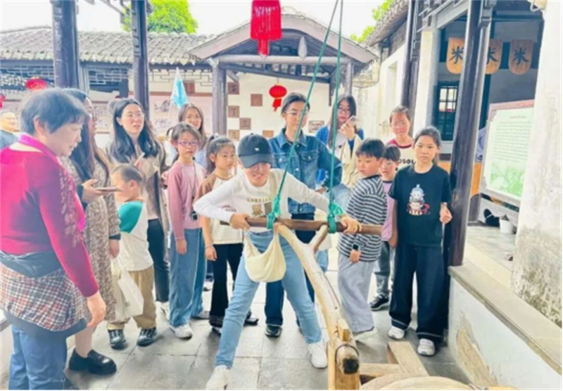 苏州甪直全民阅读周启幕 多场景活动让书香浸润每一个角落742.jpg