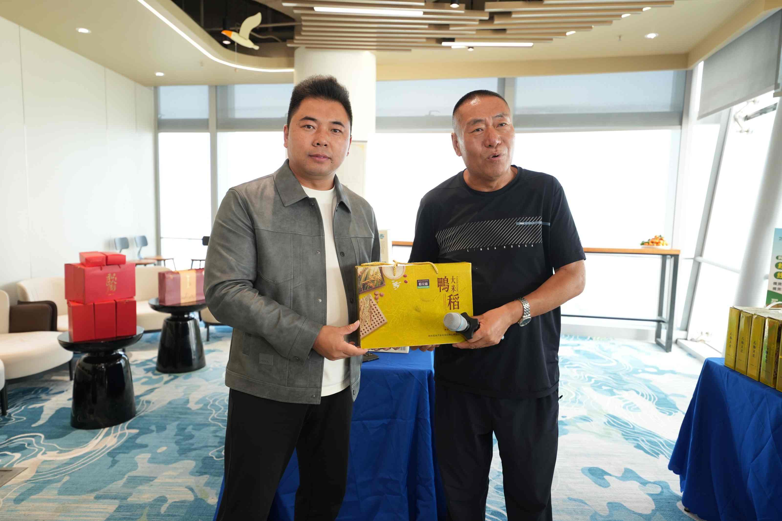 1766915044111762.jpg 2zxUGqJU.jpg